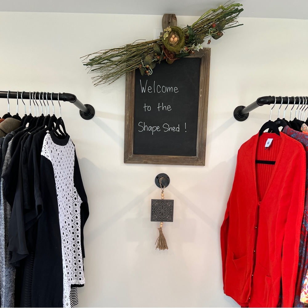 🛍️ Shapeshoppjenn Going Live 🛍️Come Say Hi ❤️ 4 Updates - Picture 7 of 8